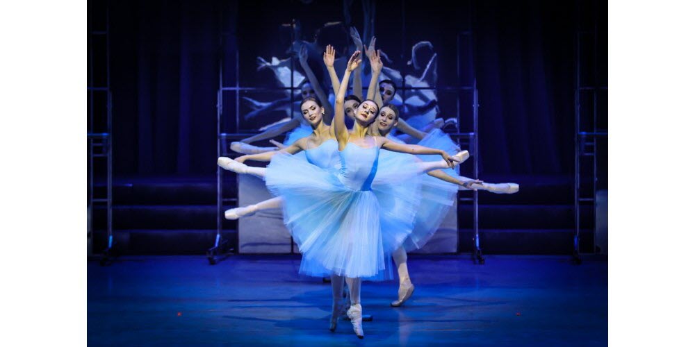 2025_04_02_14_22_45---le-spectacle-bolero-ballet-et-orchestre-en-hommage-a-maurice-ravel-a-l-axone-de-montbeliard-photo-lionel-vadam-1730620575.jpg